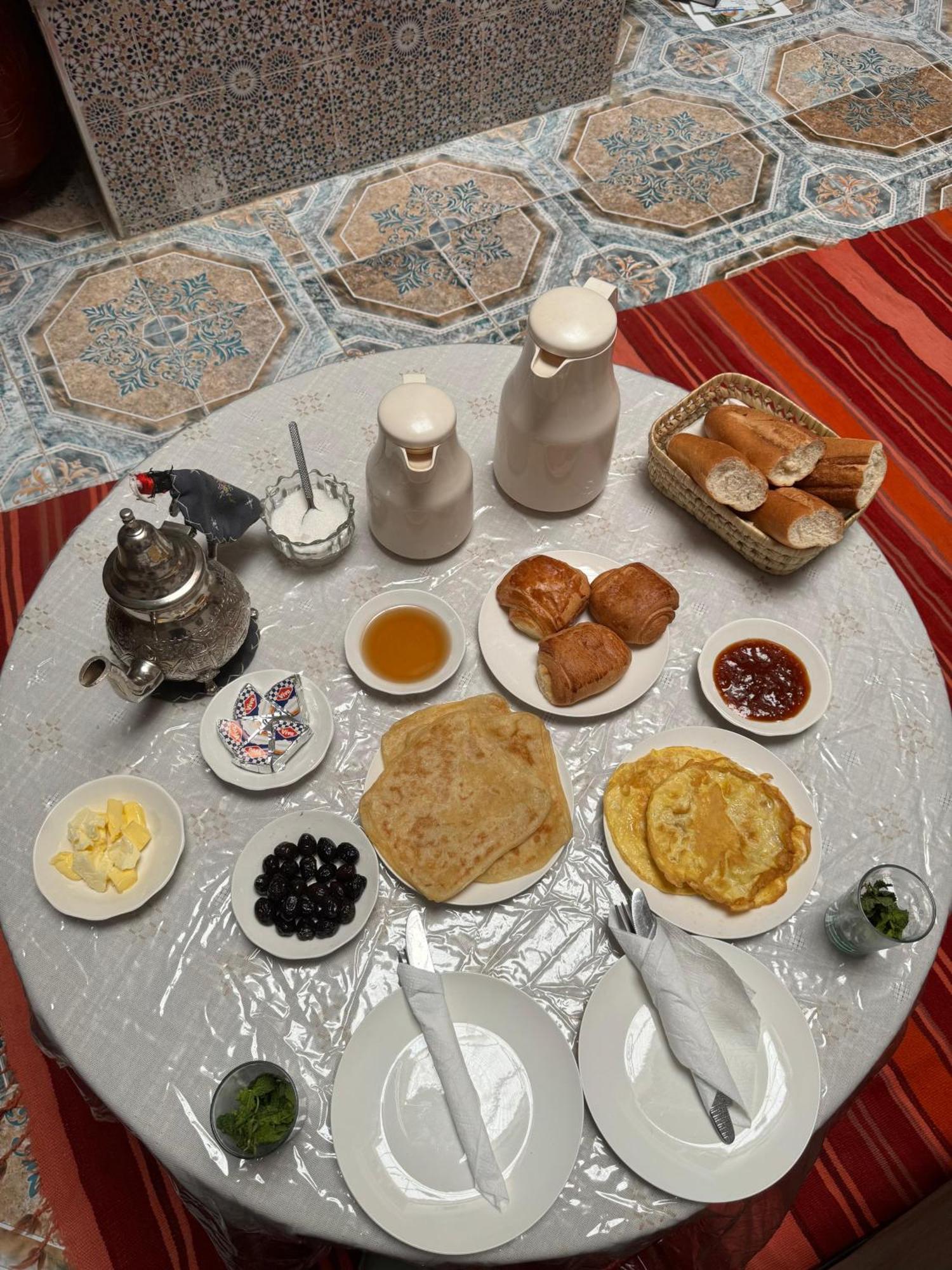 Dar Enouiina Hotel Fes Luaran gambar