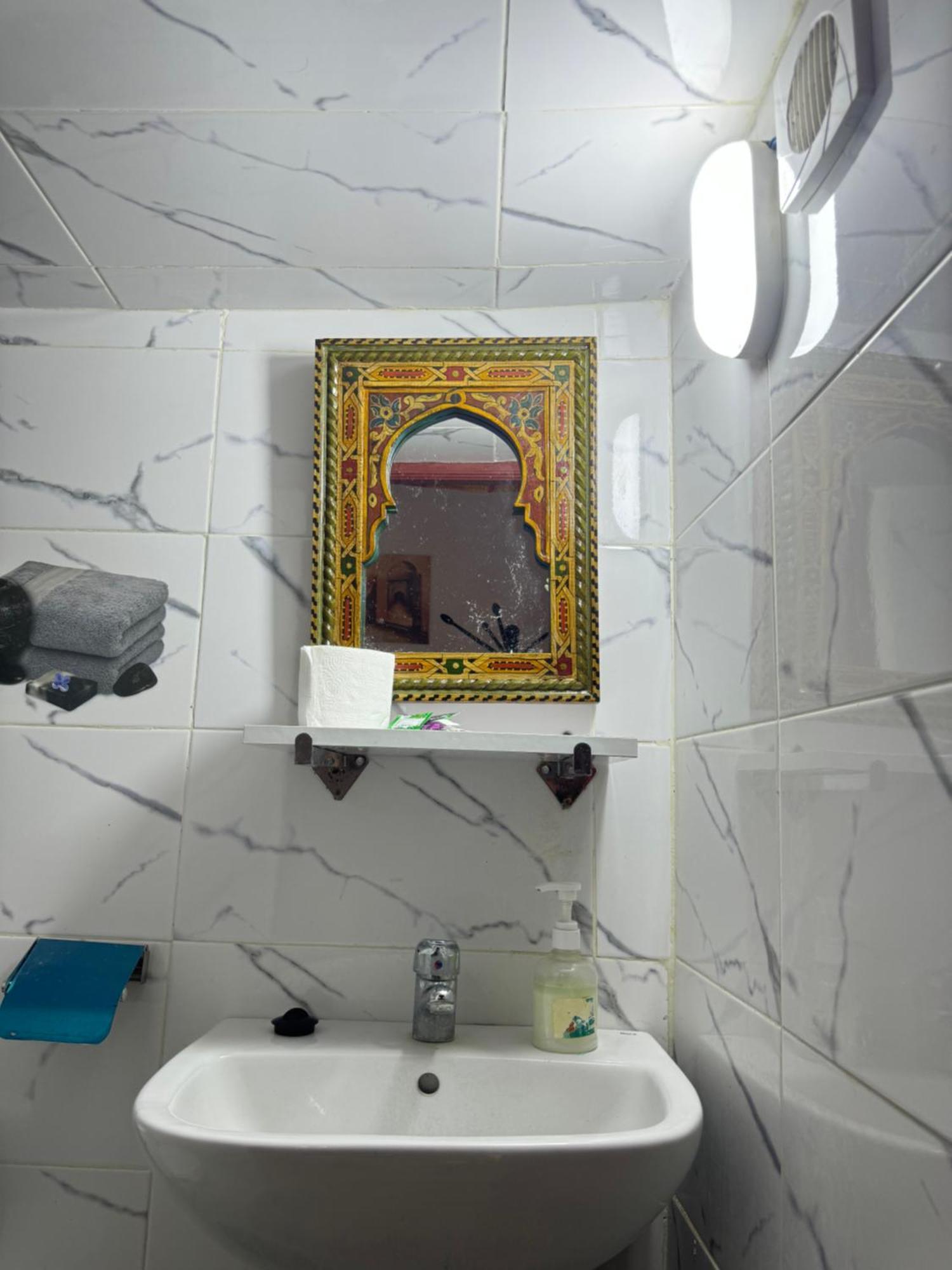Dar Enouiina Hotel Fes Luaran gambar
