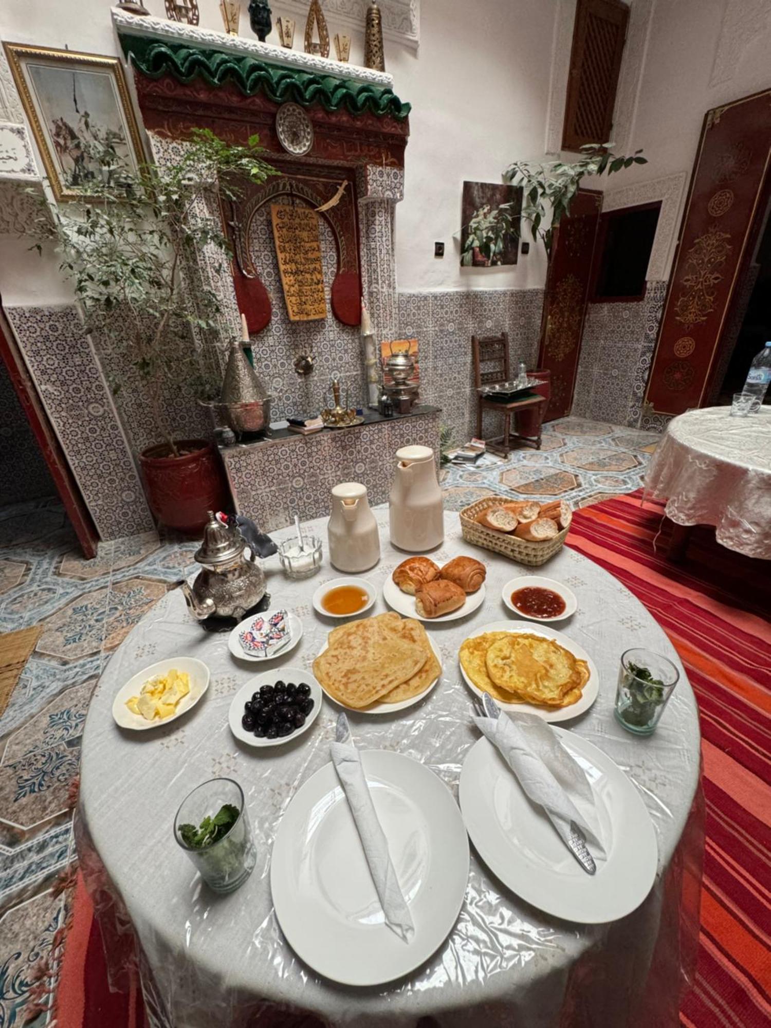 Dar Enouiina Hotel Fes Luaran gambar
