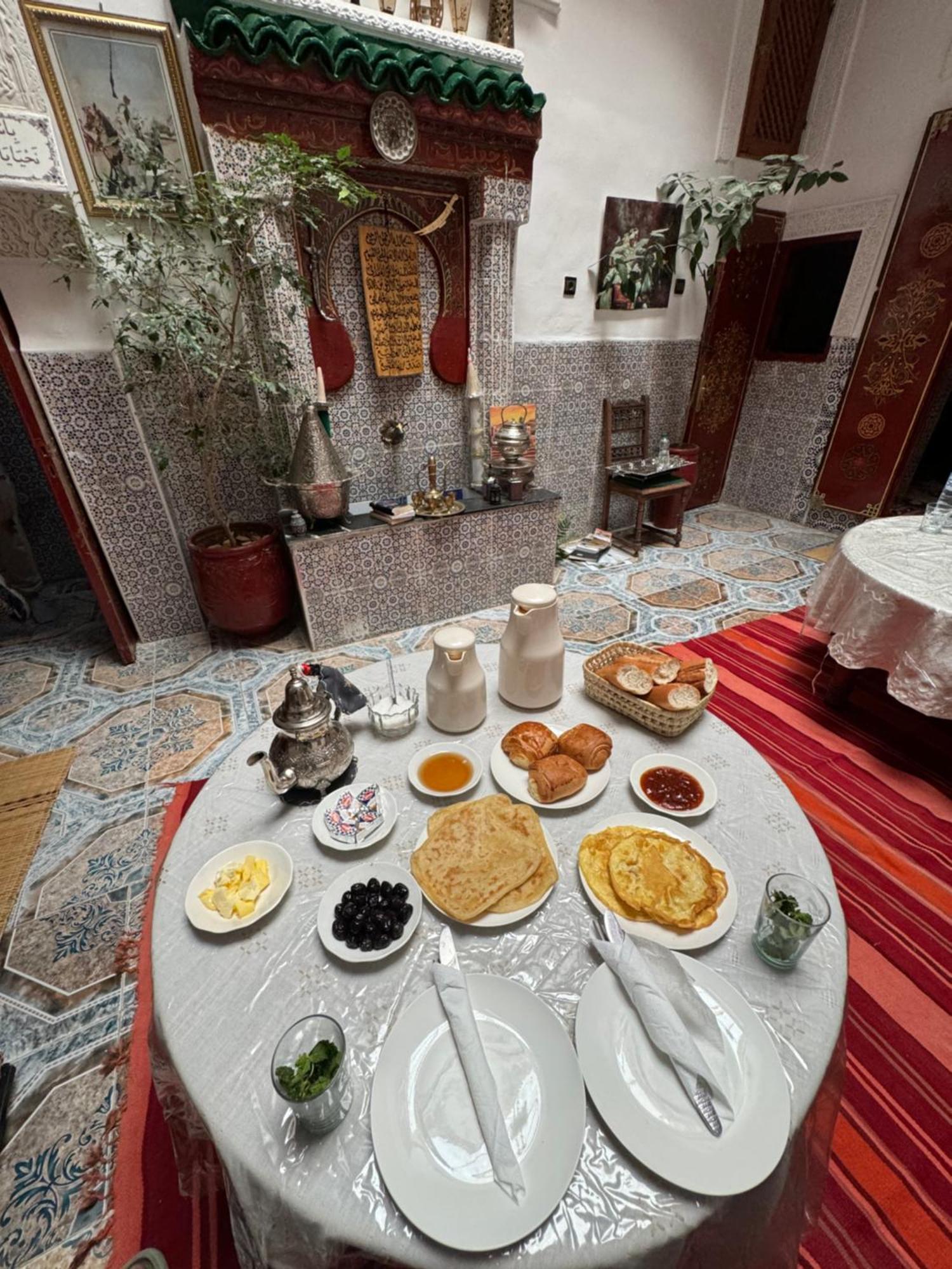 Dar Enouiina Hotel Fes Luaran gambar